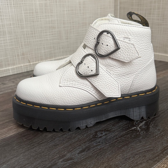 Dr. Martens Devon heart white - Picture 2 of 3